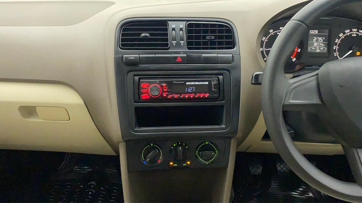 2016 Skoda Rapid 1.6 MPI ACTIVE, Petrol, Manual, 38,766 km, Air Conditioner