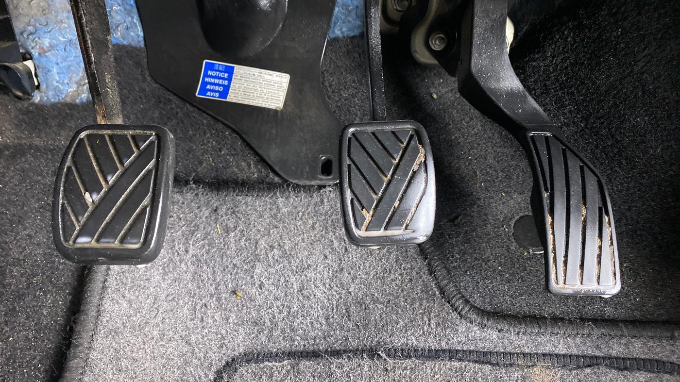 2017 Maruti Swift LXI (O), Petrol, Manual, 43,904 km, Pedals