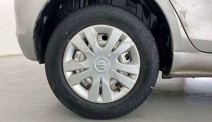 2017 Maruti Swift LXI (O), Petrol, Manual, 43,904 km, Right Rear Wheel