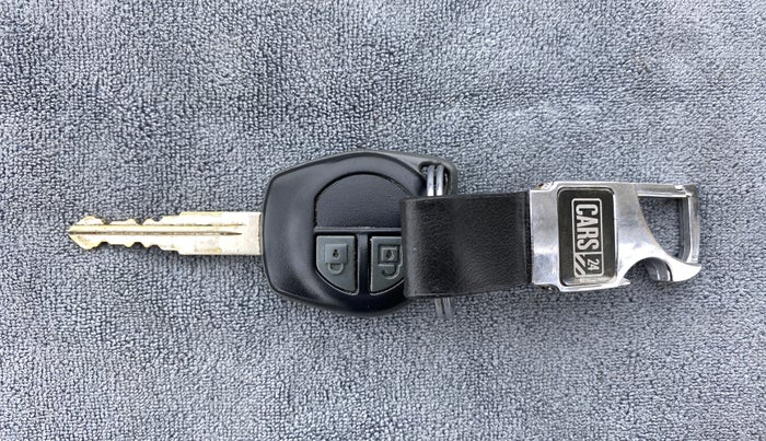 2017 Maruti Swift LXI (O), Petrol, Manual, 43,904 km, Key Close Up