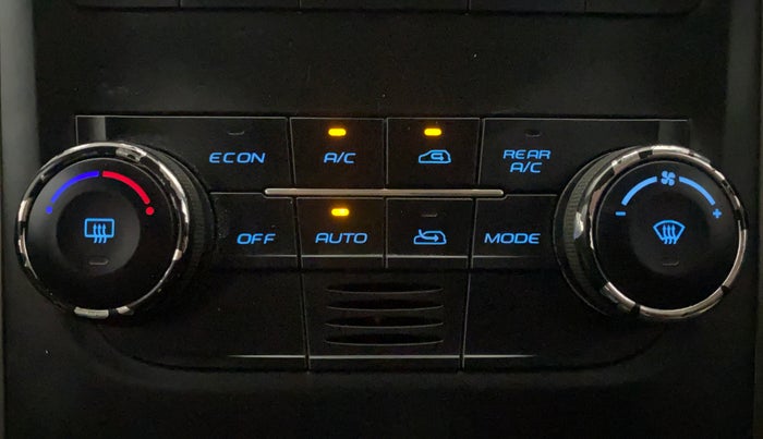 2017 Mahindra XUV500 W6 AT, Diesel, Automatic, 63,143 km, Automatic Climate Control
