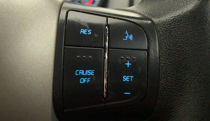 2017 Mahindra XUV500 W6 AT, Diesel, Automatic, 63,143 km, Adaptive Cruise Control