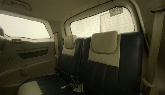 2017 Mahindra XUV500 W6 AT, Diesel, Automatic, 63,143 km, Third Seat Row ( optional )