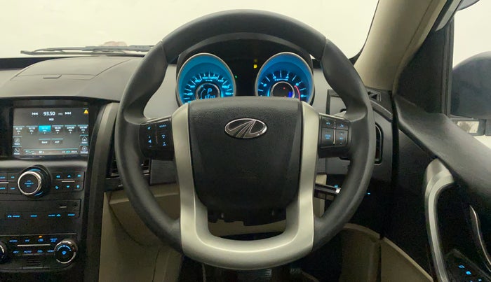 2017 Mahindra XUV500 W6 AT, Diesel, Automatic, 63,143 km, Steering Wheel Close Up