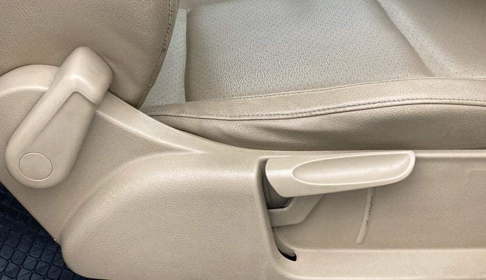 2017 Volkswagen Vento HIGHLINE PLUS TDI MT, Diesel, Manual, 77,063 km, Driver Side Adjustment Panel