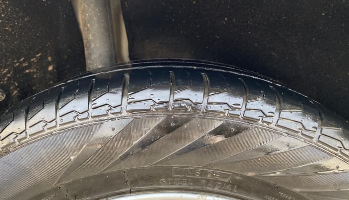2016 Maruti Vitara Brezza VDI, Diesel, Manual, 72,279 km, Right Rear Tyre Tread