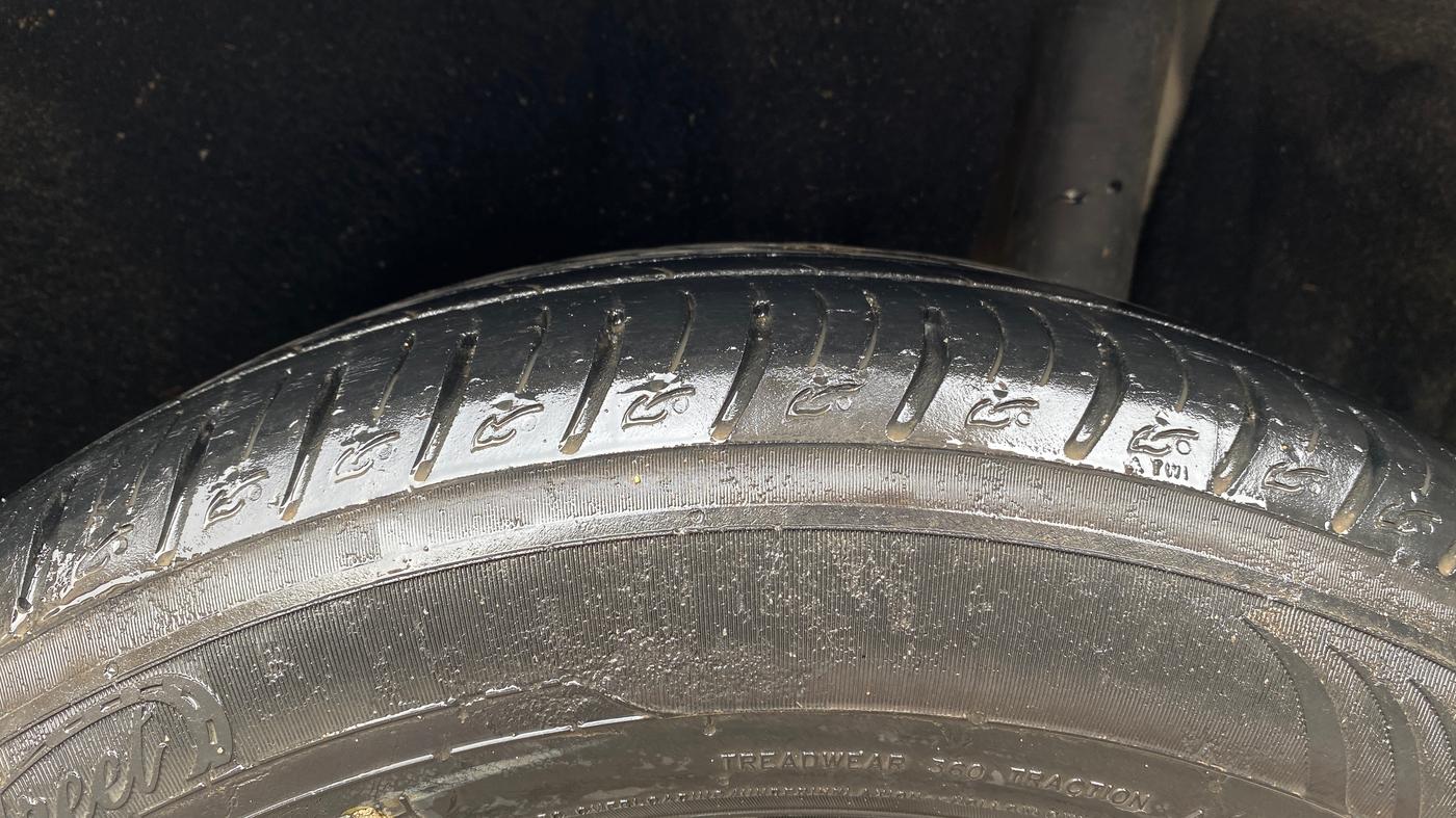 2016 Maruti Vitara Brezza VDI, Diesel, Manual, 65,000 km, Left Rear Tyre Tread