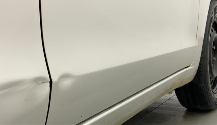 2014 Maruti Ertiga VXI, Petrol, Manual, 19,638 km, Driver-side door - Slightly dented