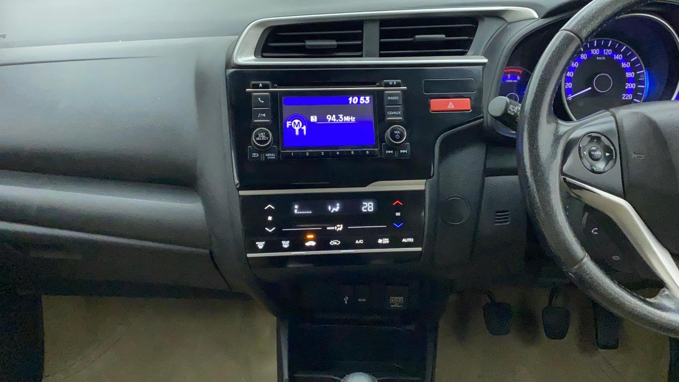 2016 Honda Jazz 1.5L I-DTEC V, Diesel, Manual, 83,337 km, Air Conditioner