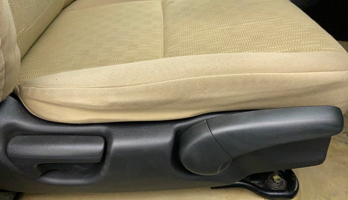 2016 Honda Jazz 1.5L I-DTEC V, Diesel, Manual, 83,337 km, Driver Side Adjustment Panel