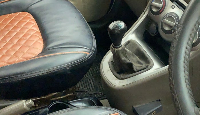 2011 Hyundai i10 MAGNA 1.2, Petrol, Manual, 84,367 km, Gear lever - Boot cover slightly torn