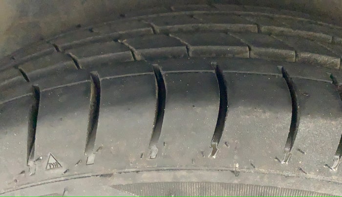 2011 Hyundai i10 MAGNA 1.2, Petrol, Manual, 84,367 km, Right Rear Tyre Tread