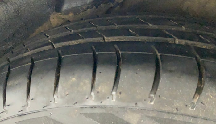 2011 Hyundai i10 MAGNA 1.2, Petrol, Manual, 84,367 km, Left Rear Tyre Tread