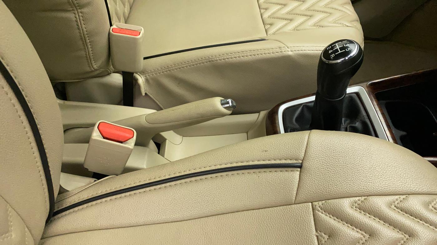 2019 Maruti Dzire VXI, Petrol, Manual, 45,034 km, Gear Lever
