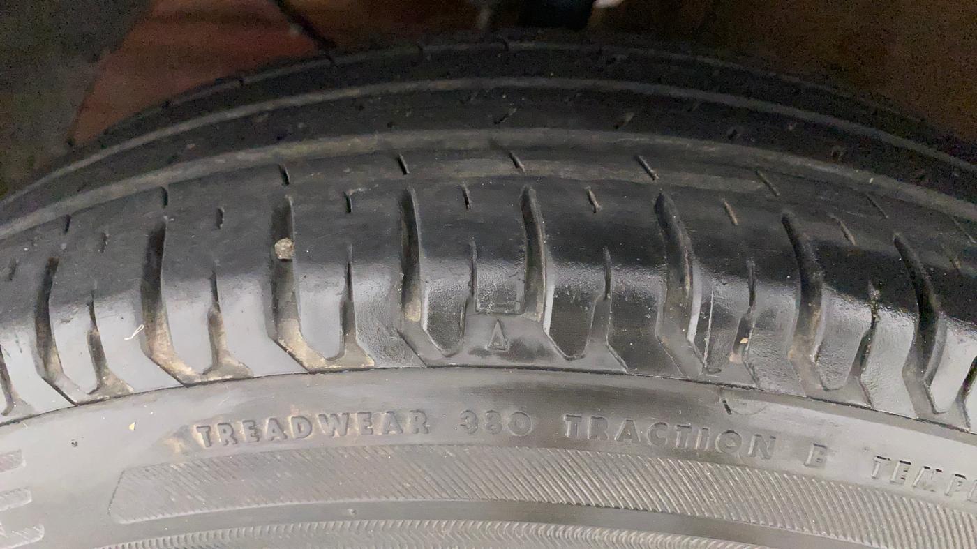 2019 Maruti Dzire VXI, Petrol, Manual, 45,034 km, Left Front Tyre Tread