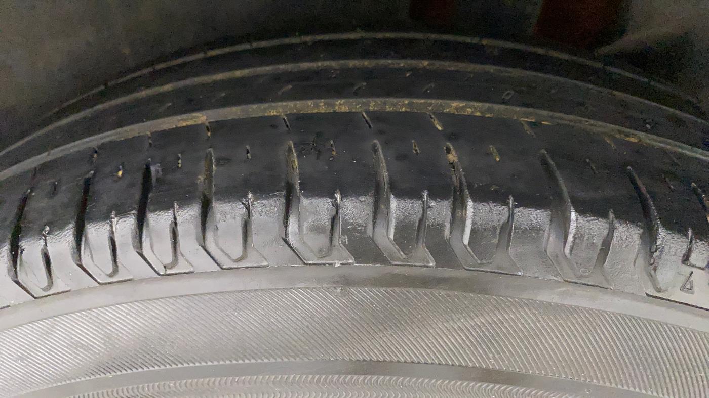 2019 Maruti Dzire VXI, Petrol, Manual, 45,034 km, Left Rear Tyre Tread