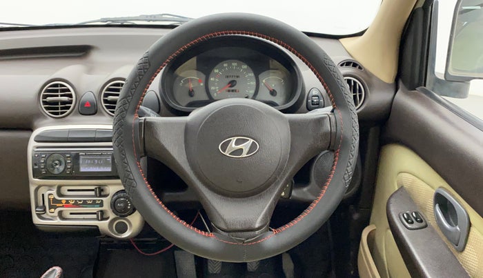 2011 Hyundai Santro Xing GL PLUS, Petrol, Manual, 1,00,954 km, Steering Wheel Close Up