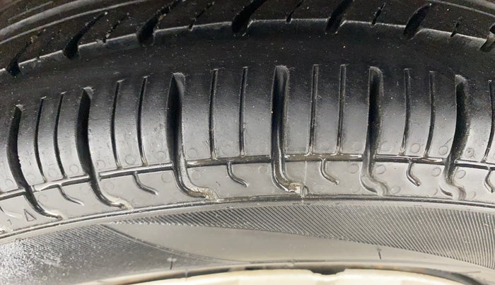 2012 Maruti Alto LXI, Petrol, Manual, 69,667 km, Left Rear Tyre Tread