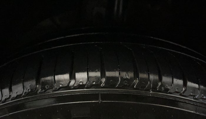 2017 Maruti Dzire ZXI PLUS AMT, Petrol, Automatic, 66,198 km, Left Front Tyre Tread