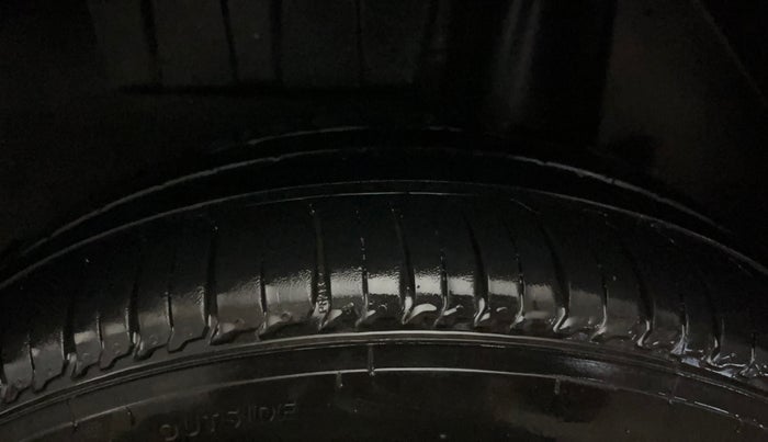 2017 Maruti Dzire ZXI PLUS AMT, Petrol, Automatic, 66,198 km, Left Rear Tyre Tread