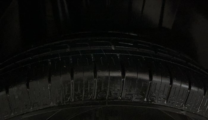 2017 Maruti Dzire ZXI PLUS AMT, Petrol, Automatic, 66,198 km, Right Rear Tyre Tread