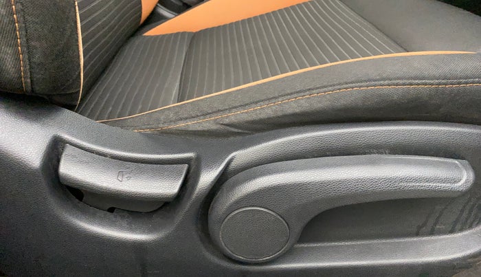 2017 Hyundai i20 Active 1.2 S, Petrol, Manual, 89,053 km, Driver Side Adjustment Panel
