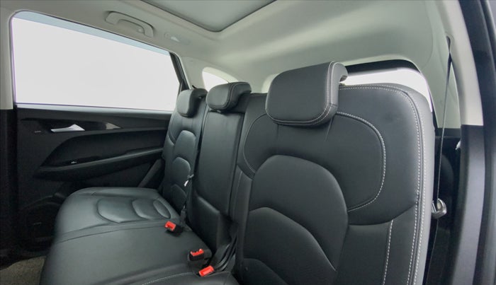 2020 MG HECTOR SHARP DCT PETROL, Petrol, Automatic, 39,940 km, Right Side Rear Door Cabin