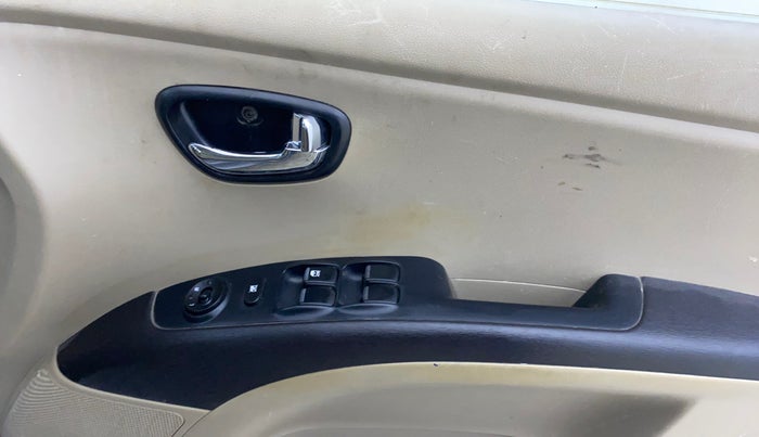 2013 Hyundai i10 SPORTZ 1.2, Petrol, Manual, 72,493 km, Driver Side Door Panels Control