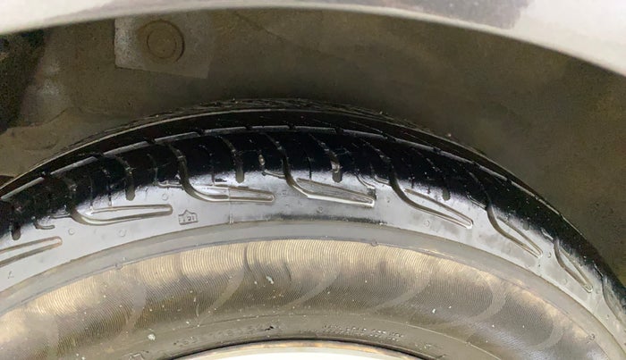 2013 Hyundai i10 SPORTZ 1.2, Petrol, Manual, 72,493 km, Right Rear Tyre Tread