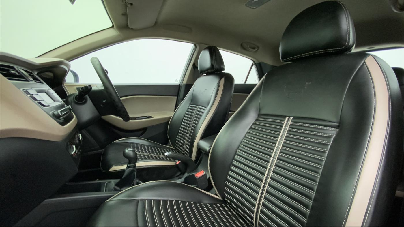 2018 Hyundai Elite i20 Magna Executive 1.2, Petrol, Manual, 27,259 km, Right Side Front Door Cabin