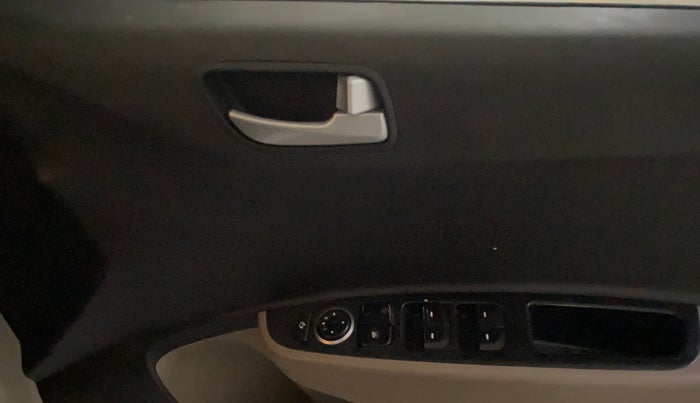 2015 Hyundai Grand i10 MAGNA 1.2 KAPPA VTVT, Petrol, Manual, 81,963 km, Driver Side Door Panels Control