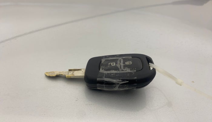 2022 Renault Kwid RXT 1.0 AMT, Petrol, Automatic, 35,929 km, Key Close Up