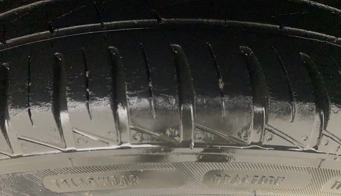 2022 Renault Kwid RXT 1.0 AMT, Petrol, Automatic, 35,929 km, Left Rear Tyre Tread