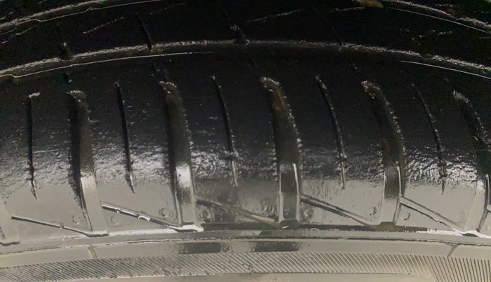 2022 Renault Kwid RXT 1.0 AMT, Petrol, Automatic, 35,929 km, Left Front Tyre Tread