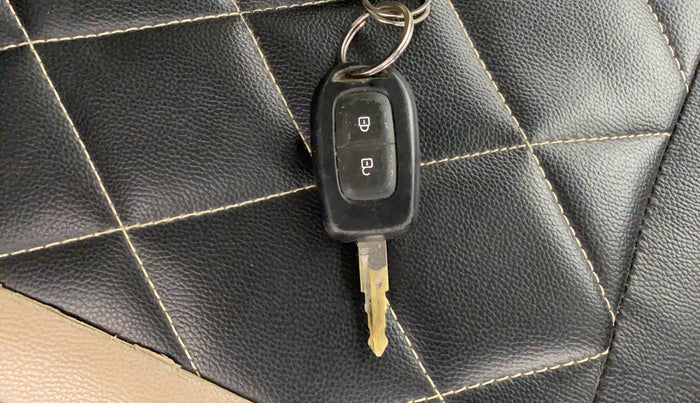 2019 Renault Kwid RXT 1.0 (O), Petrol, Manual, 42,490 km, Key Close Up