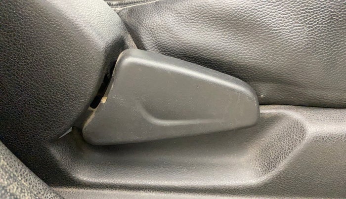 2019 Renault Kwid RXT 1.0 (O), Petrol, Manual, 42,490 km, Driver Side Adjustment Panel