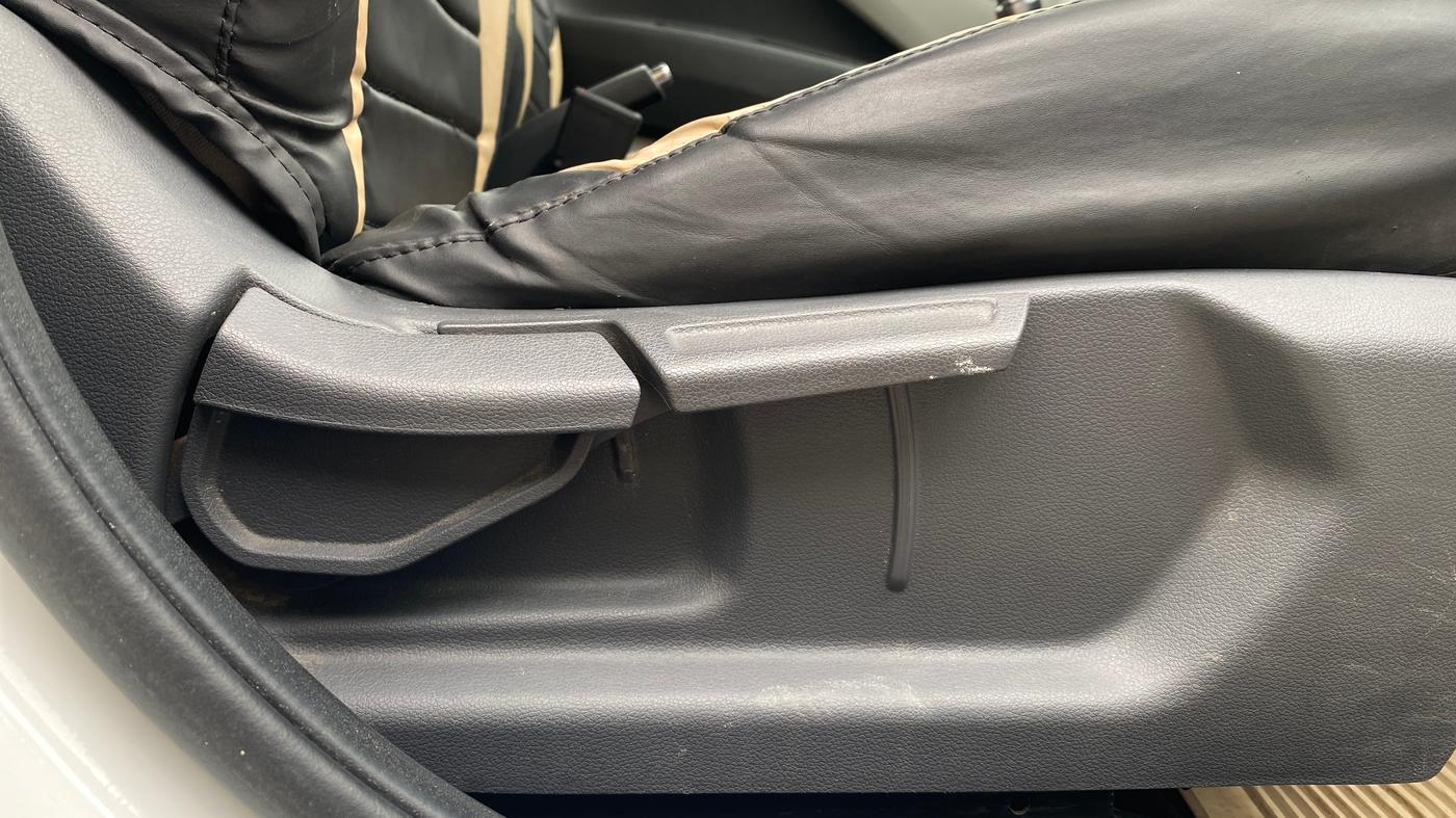 2019 Hyundai GRAND I10 NIOS ASTA 1.2 KAPPA VTVT, Petrol, Manual, 63,485 km, Driver Side Adjustment Panel