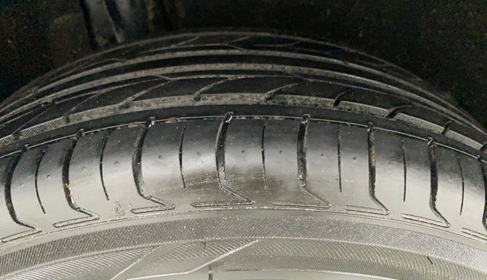 2019 Maruti Baleno DELTA PETROL 1.2, Petrol, Manual, 93,378 km, Right Rear Tyre Tread