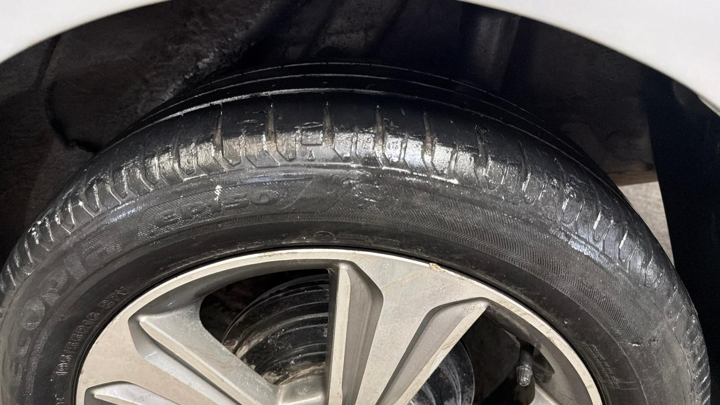 2018 Hyundai Verna 1.6 VTVT SX (O) AT, Petrol, Automatic, 77,987 km, Left Rear Tyre Tread