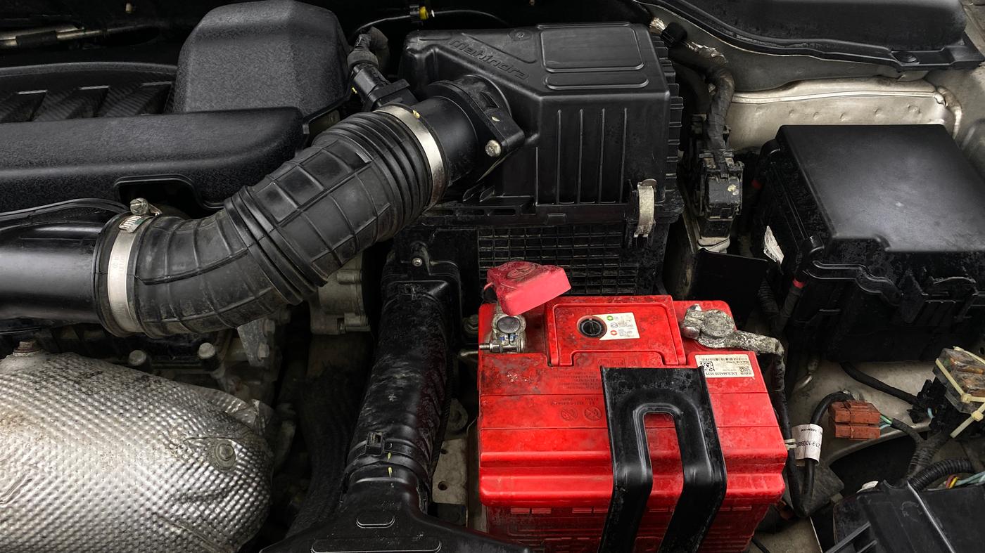 2019 Mahindra XUV300 W6 1.5 DIESEL, Diesel, Manual, 38,086 km, Engine View - Left