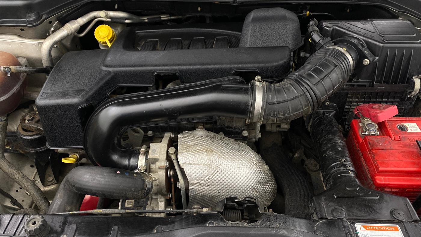 2019 Mahindra XUV300 W6 1.5 DIESEL, Diesel, Manual, 38,086 km, Engine View