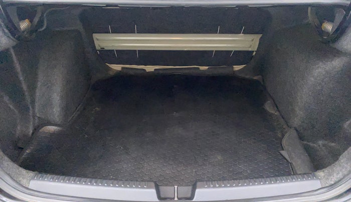 2012 Skoda Rapid ELEGANCE 1.6 TDI MT, Diesel, Manual, 89,193 km, Boot Inside