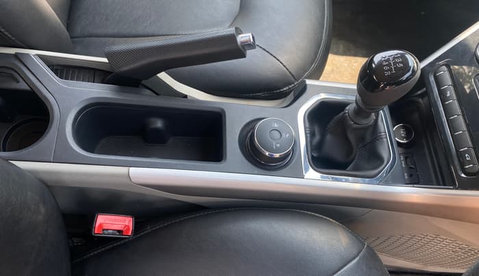 2018 Tata NEXON XZ PETROL, Petrol, Manual, 32,333 km, Gear Lever
