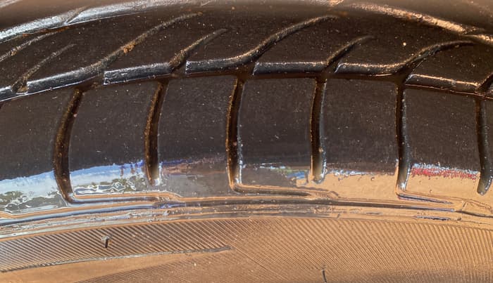 2018 Tata NEXON XZ PETROL, Petrol, Manual, 32,333 km, Right Front Tyre Tread