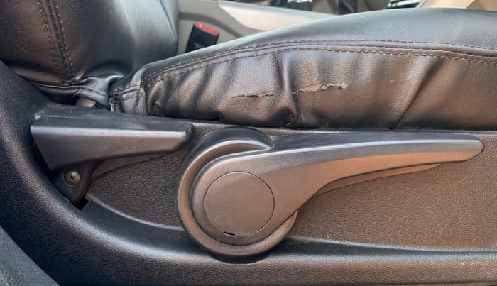 2018 Tata NEXON XZ PETROL, Petrol, Manual, 32,333 km, Driver Side Adjustment Panel