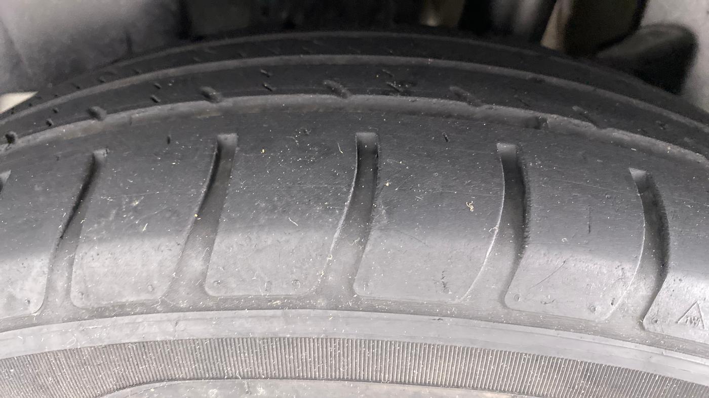 2020 Maruti Swift LXI D, Petrol, Manual, 12,463 km, Left Rear Tyre Tread