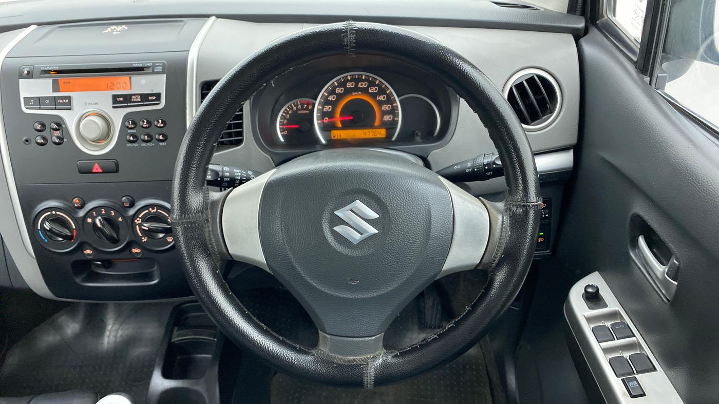 2012 Maruti Wagon R 1.0 VXI, Petrol, Manual, 47,841 km, Steering Wheel Close Up