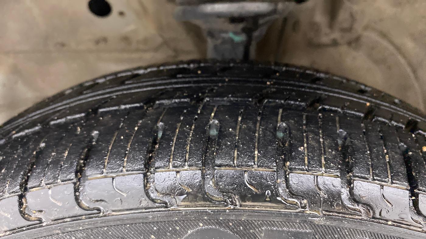 2012 Maruti Wagon R 1.0 VXI, Petrol, Manual, 47,841 km, Left Front Tyre Tread