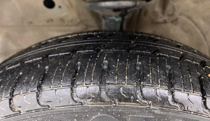 2012 Maruti Wagon R 1.0 VXI, Petrol, Manual, 47,841 km, Left Front Tyre Tread