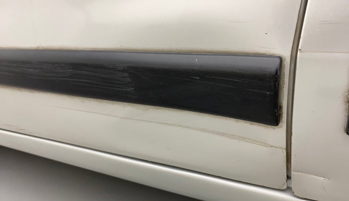 2012 Maruti Wagon R 1.0 VXI, Petrol, Manual, 47,841 km, Front passenger door - Minor scratches